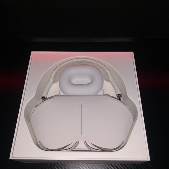 Apple AirPods Max - Silver - Picture 3 of 6